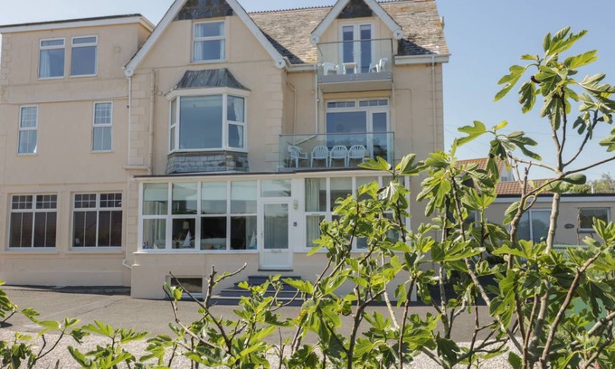Harlyn Cottage | 105 m² Cottage ∙ 2 bedrooms ∙ 4 guests