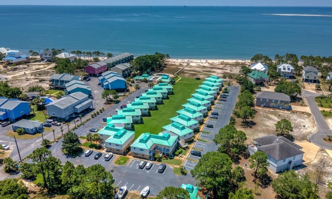 Dauphin Island Condo | 109 m² Condo ∙ 2 bedrooms ∙ 6 guests