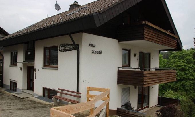 Friedenweiler Apartment | 110 m² Apartment ∙ 2 bedrooms ∙ 6 guests