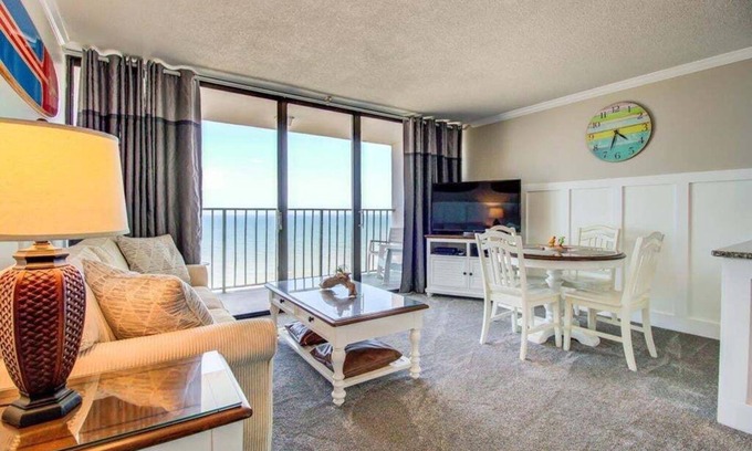 Wilmington Beach Condo | 1107 Surf's Up by Atlantic Towers