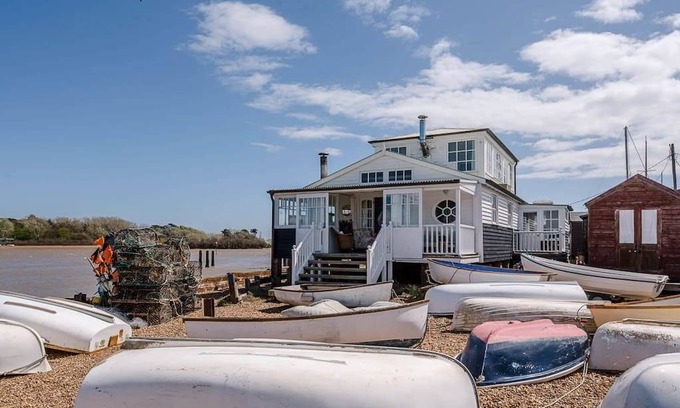Felixstowe House | 112 m² House ∙ 4 bedrooms ∙ 6 guests