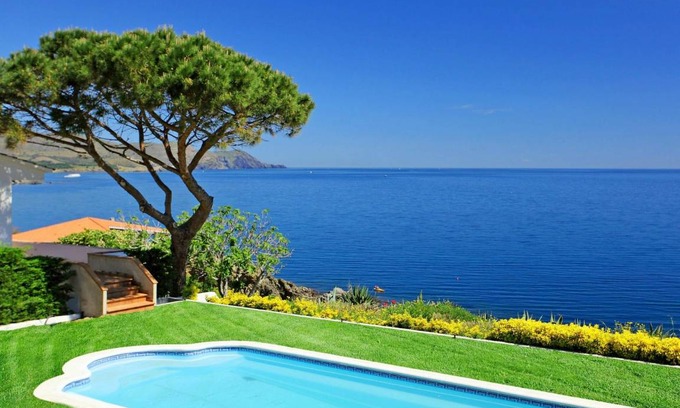 Llanca Other | 115 m² Accommodation ∙ 4 bedrooms ∙ 8 guests