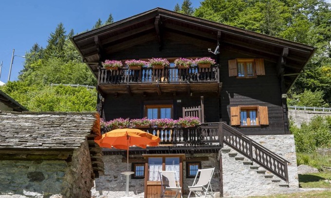 Macugnaga Ski Chalet | 115 m² Chalet ∙ 4 bedrooms ∙ 9 guests