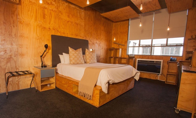 Downtown Johannesburg Apartment | 12 Decades Johannesburg Art Hotel