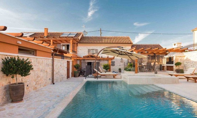Bicine Villa | 120 m² Villa ∙ 2 bedrooms ∙ 6 guests