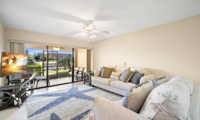 Bayway Isles Condo | 121 m² Condo ∙ 2 bedrooms ∙ 4 guests
