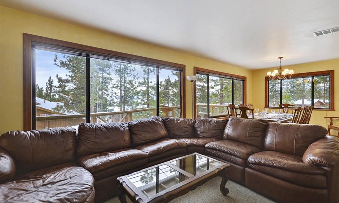 Lake Forest House | 139 m² House ∙ 3 bedrooms ∙ 8 guests