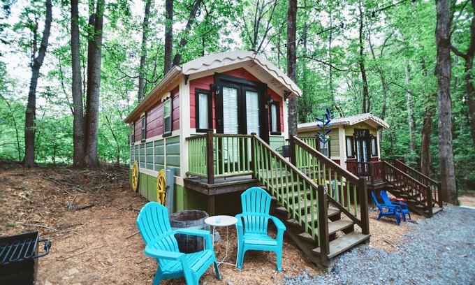 Sevierville House | #15 Queenie - Gypsy Cottage