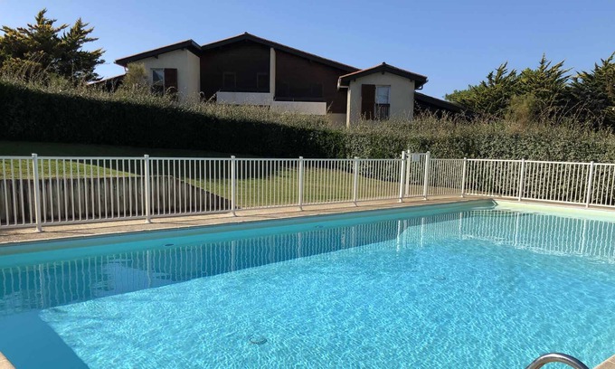 Le Penon House | 150 m from the beach, house with terrace in residence with swimming pool, private parking!