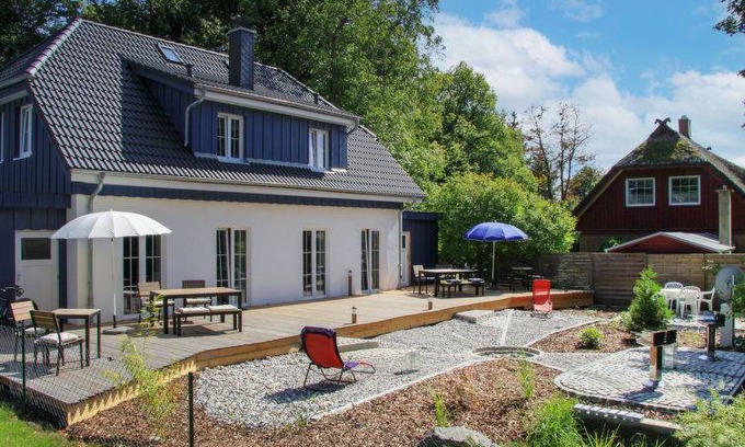 Ummanz House | 150 m² House ∙ 2 bedrooms ∙ 8 guests
