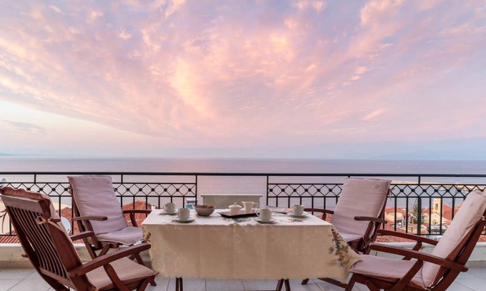 Koroni House | 151 m² House ∙ 2 bedrooms ∙ 6 guests