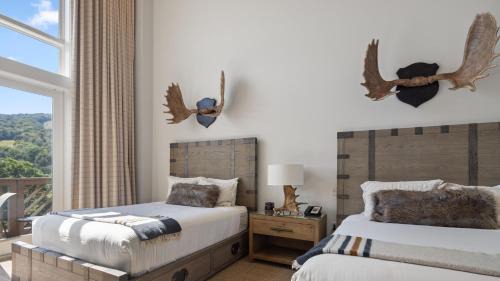 Stowe Area Resort | 1535A Guest Room STARR By Stowe Mountain Rentals