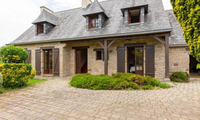 Plonevez-Porzay House | 160 m² House ∙ 4 bedrooms ∙ 7 guests