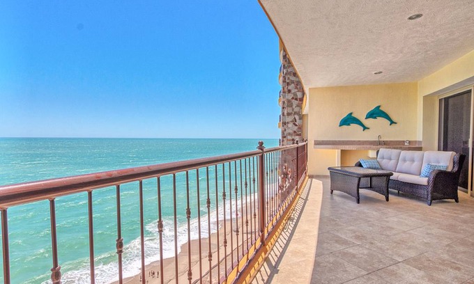Bella Vista Condo | 169 m² Condo ∙ 2 bedrooms ∙ 4 guests