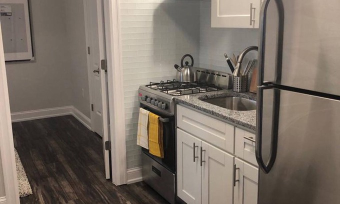 Industry Apartment | 1715 3B · Captivating 2bed Apt./20 min to NYC-Parking Avail.
