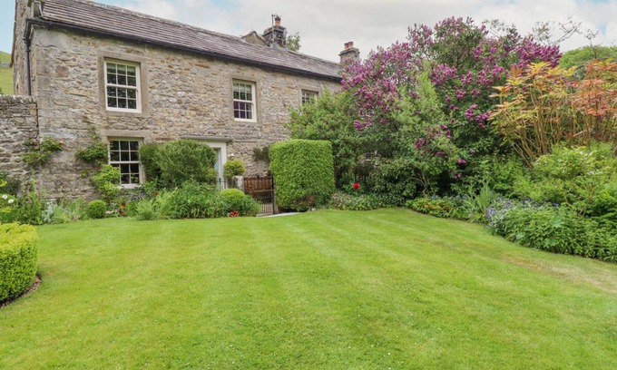 Starbotton Cottage | 175 m² Cottage ∙ 6 bedrooms ∙ 12 guests