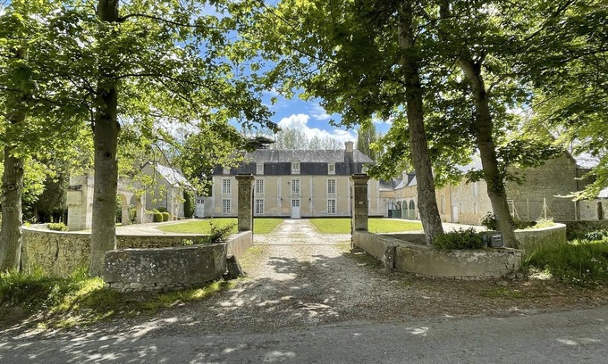 Vaux-sur-Seulles House | 17th century château in its original state, near Bayeux and the D-Day landing beaches