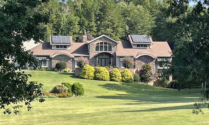 Clemmons Apartment | *1800 SqFt Private Aptmt in Country Home. WFU, DTWS,Truist Field/RISE,Tanglewood