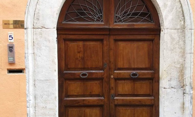 L'Aquila Apartment | 18th century apartment