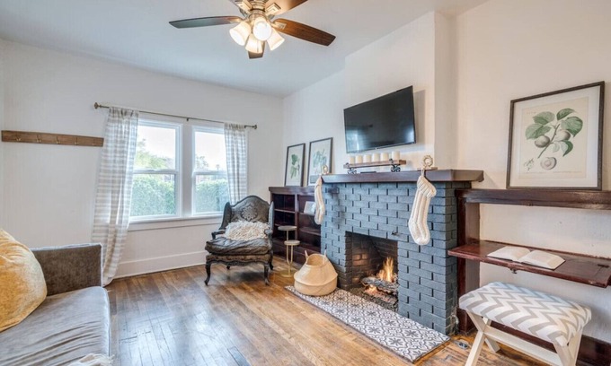 Tucson Apartment | 1926 Historic Duplex/Near U of A/1 BR 1 BA