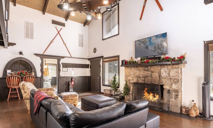 Big Bear Apartment | 1998-the Ranch House 6 Bedroom Home by RedAwning