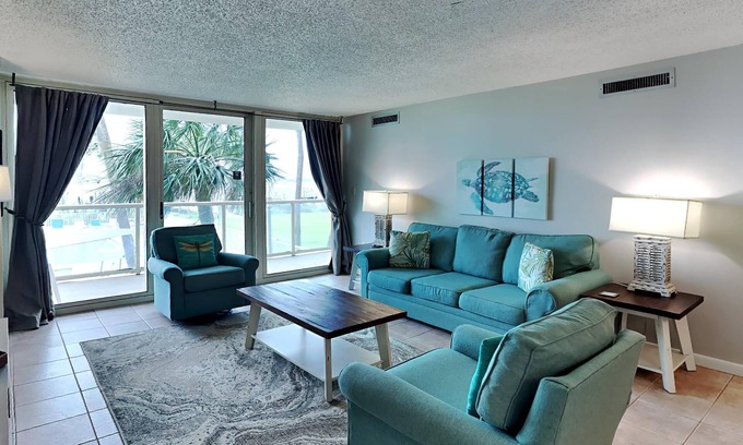 Villa Sabine Condo | 1BD/1BA Condo on Bay + Beach Across | Pet-Friendly with Resort Amenities