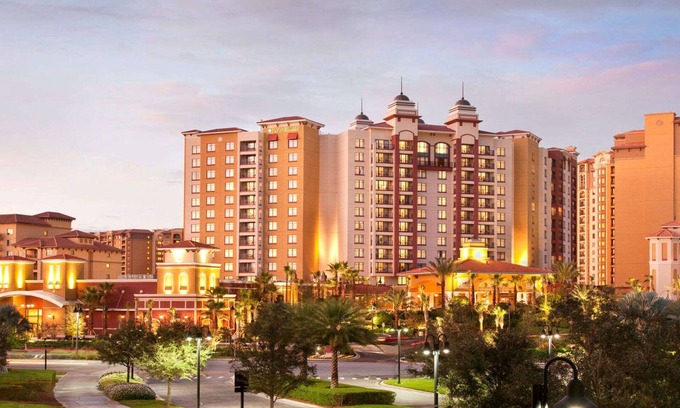 Lake Buena Vista Resort | 1BD/Orlando near Disney - 5 Pools, Hot Tub, Park Shuttle, and Games!