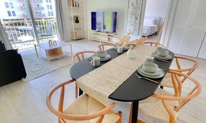 Eastern Shores Apartment | 1BR with Kitchen Close To Sunny Isles Beach