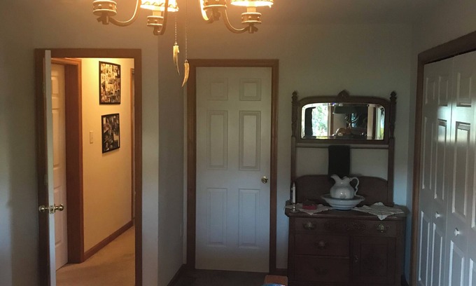 Milford Bed & Breakfast | 1st-floor guestroom with attached bath