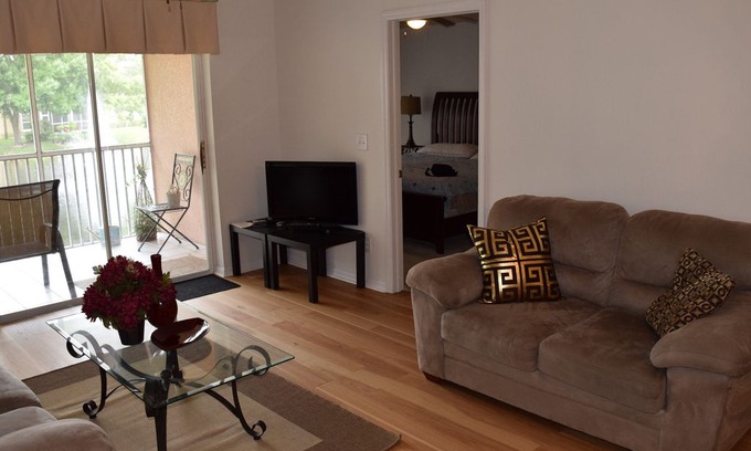Palm River Estates Apartment | 2/2 Condo in convenient North Naples location