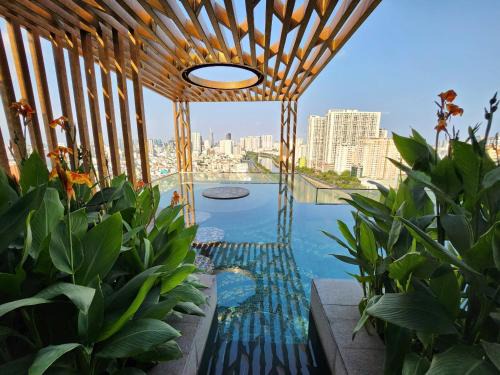 District 1 Apartment | 2-3Bedroom Apartment in District 1 Free Pool Gym Sauna