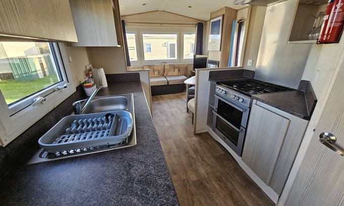 Rhyl Cabin | 2 Bed Caravan Leanne Centeal Heated