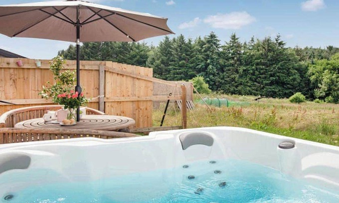 Honiton House | 2 Bed Cottage - Hot Tub, Garden, Parking