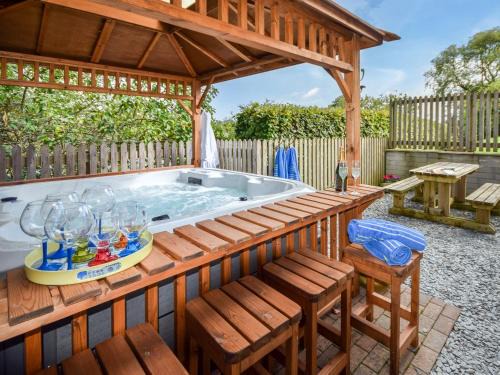Truro House | 2 Bed in Truro LJASM