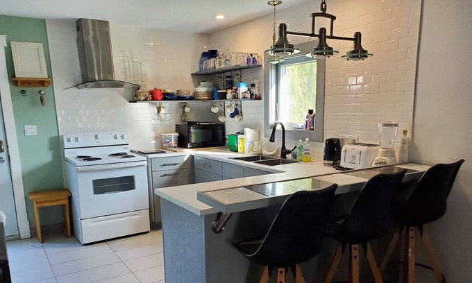 Charlottetown House | 2 Bedrm Bungalow, D'town C'town + Air,.