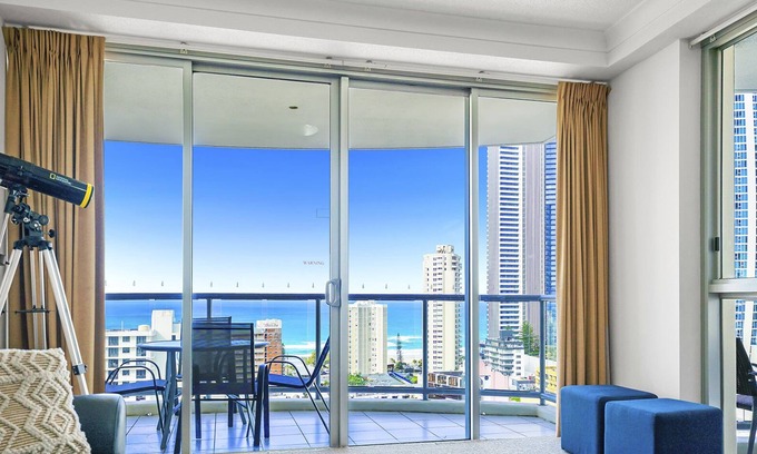 Surfers Paradise Apartment | 2 Bedroom, 2 bath stylish apartment in the heart of Surfers Paradise