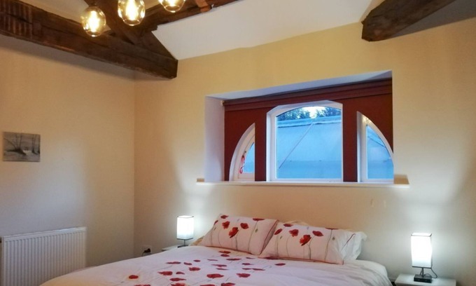 Keighley Cottage | 2 bedroom accommodation in Steeton, near Keighley