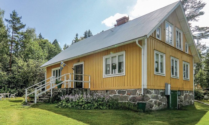 Asarum House | 2 bedroom amazing home in Asarum