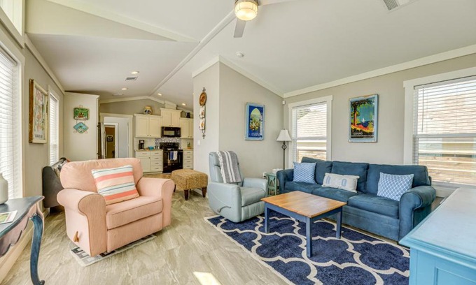 Fulton House | 2 Blocks From Aransas Bay Family Home with Patio!
