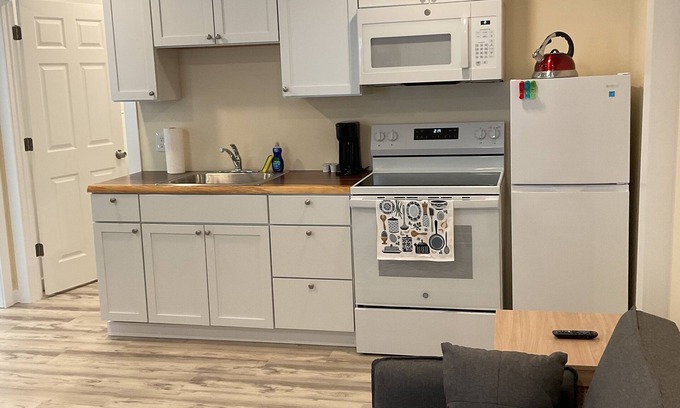 Ellsworth Apartment | 2 BR 1 Bath w/Full Kitchen Large Apartment in enjoyable Ellsworth with AC, WiFi