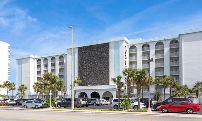 Daytona Beach Shores Resort | 2 BR Oceanfront at Daytona SeaBreeze