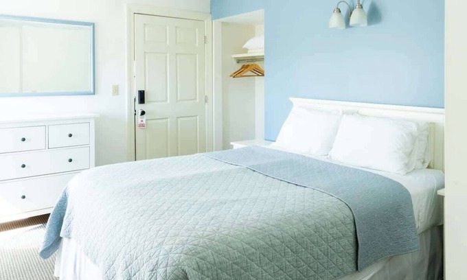 Middletown House | #2 | Comfy Room w/Queen-bed