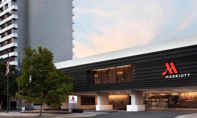Crystal City House | 2 Connecting Suites at a 4⭐️ Hotel