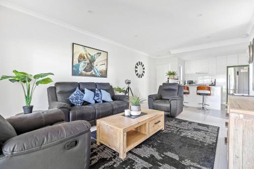 Cloverdale Apartment | 2 Conveniently Quiet Cloverdale 2brpark