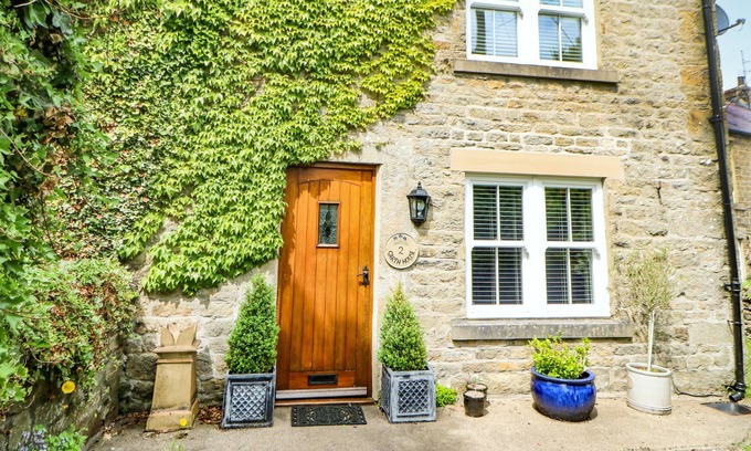 Mickleton Cottage | 2 GARTH HOUSE, pet friendly, with open fire in Mickleton, Teesdale