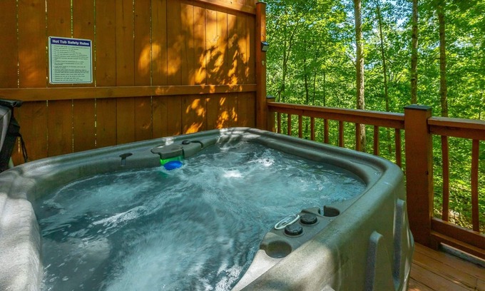 Trenton House | 2 Hideaway Cabins | Rustic W/2 Hot Tubs | Sleeps 10