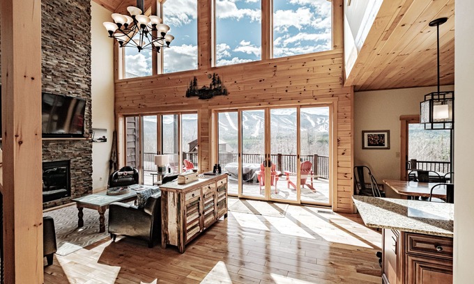 Sunday River Area Ski Chalet | 2 miles within Sunday river, mountain side house
