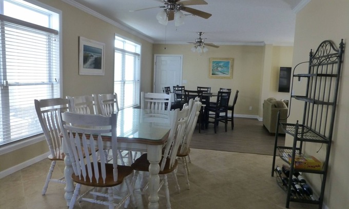 Point Pleasant Beach House | 2 min walk to Jenkinson's Beach/Boardwalk. Beautiful, large house for big family