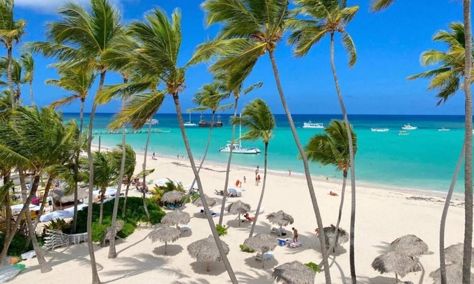 Playa Bibijagua Apartment | 2 Minute Walk to Beach 1bdrm Condo with Pool