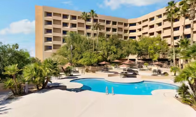 Tucson Hotel | 2 Queen Beds, 4 Relaxing Units, Hilton Tucson East